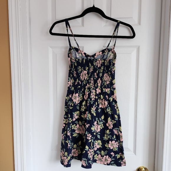 Hollister bustier style floral dress in size xs - Picture 2 of 4